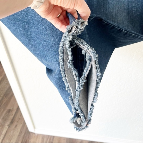 Lane Bryant Jeans Women's 26 Raw Hem Distressed Mid-Rise Cropped Flare - Picture 5 of 10